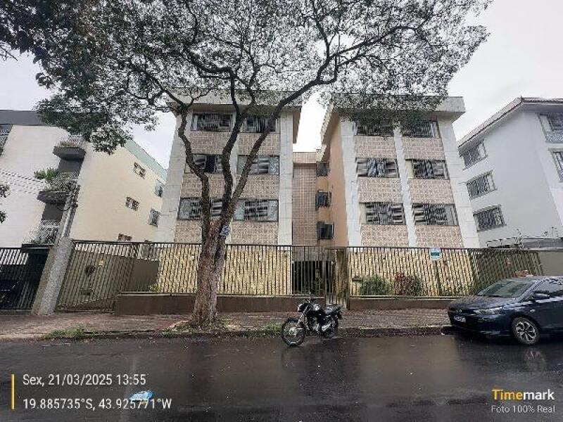 Apartamento com 3 quartos em Belo Horizonte
