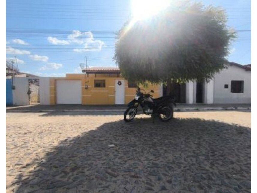 Casa Ocupada com 309,12m² de Terreno e 159,08m² Construídos