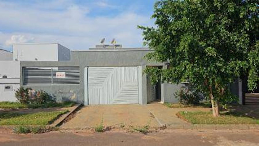 Casa com 1 dormitório, 1 vaga, 157.85m² de área construída