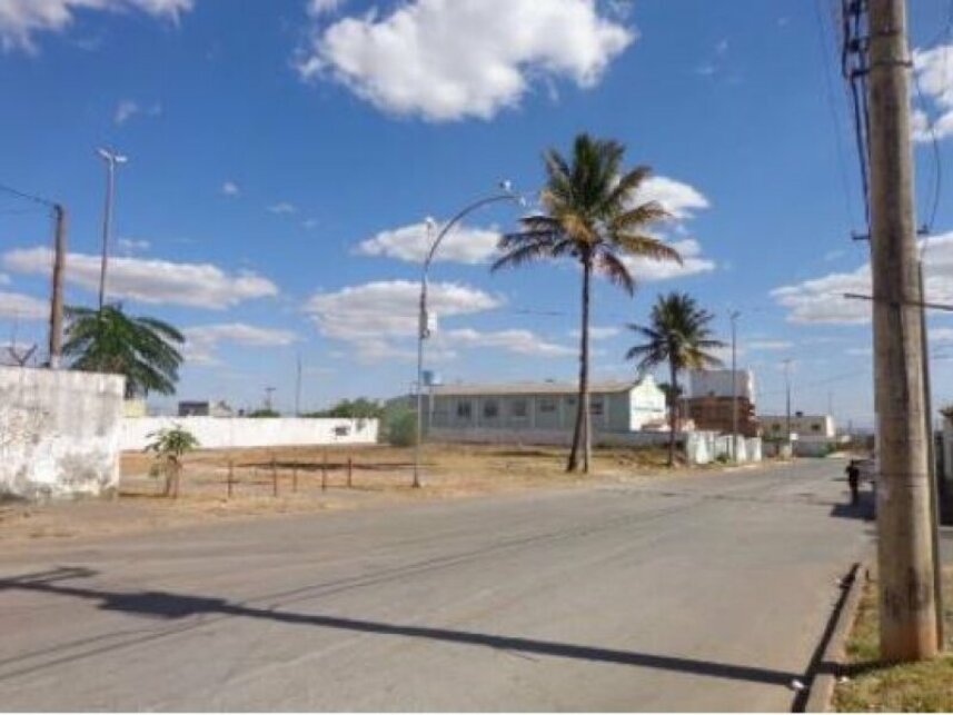 Terreno com 1.061,75m² em Ceilândia