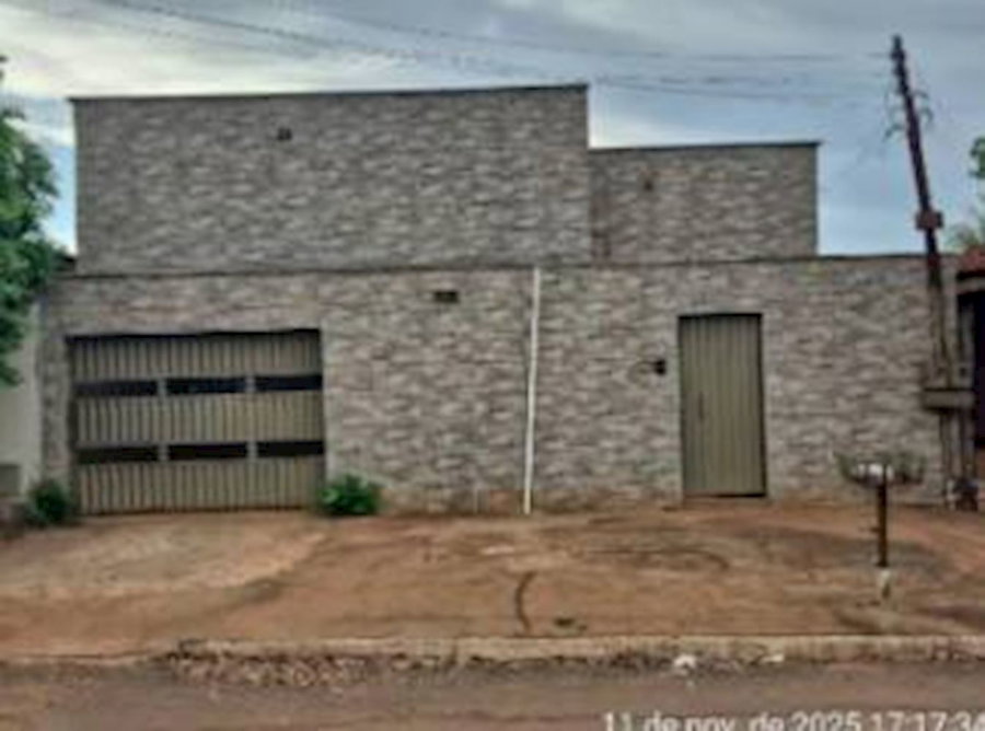 Casa Padrão com 5 Dormitórios e 4 Banheiros em Iporá