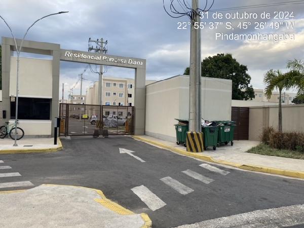 Apartamento com 2 Quartos e 1 Vaga em Pindamonhangaba