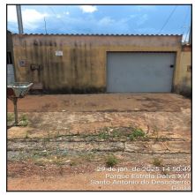 Casa com 2 quartos, varanda, área construída 63m², terreno 181,5m²