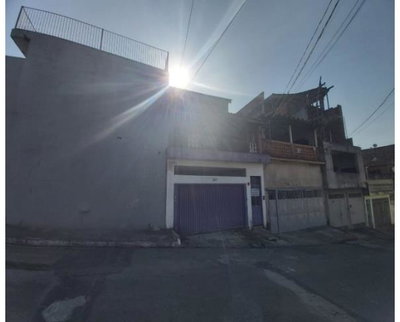 Casa de 275m² em terreno de 189m², ocupada