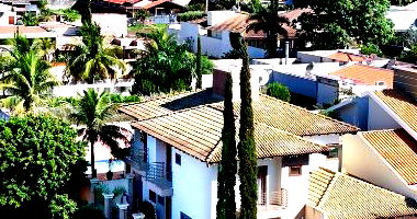 Casa residencial com 3 quartos, 2 banheiros e 1 vaga, 326m² construída