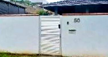 Casa com 88m² construídos em terreno de 373m², ocupada