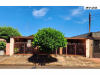 Casa com 160m² construída, 200m² terreno, desocupada