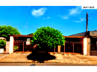 Casa com 160m² construída, 200m² terreno, desocupada