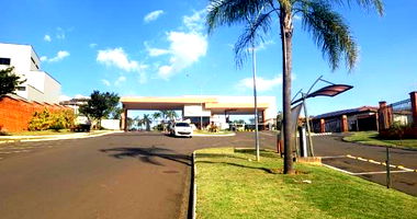 Imóvel em Condomínio Fechado em Araras-SP com 332,70m²