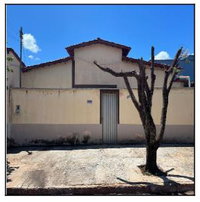 Casa com 2 Quartos e 1 Vaga no Centro de Itaguari