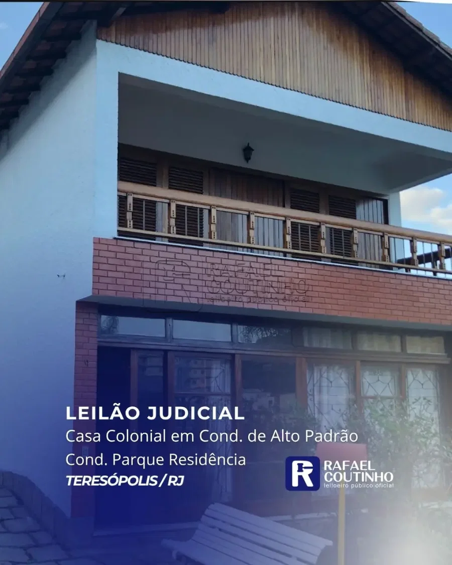 Casa Colonial em Condomínio de Alto Padrão com 2 Pavimentos