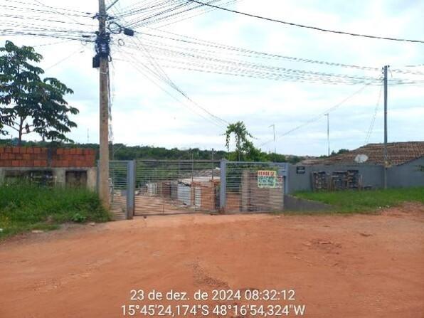 Casa com 2 quartos, 1 banheiro, 59m² área privativa, 1 vaga