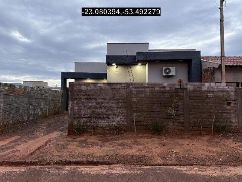 Casa com 70m², 2 Quartos, Garagem e Área de Serviço