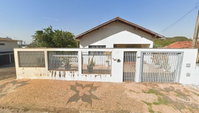 Casa 3 quartos, 2 banheiros, garagem, 2 andares, quintal, murada