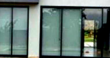 Casa de Condomínio com 433m² de Área Construída em Taubaté/SP