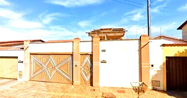 Casa Ocupada no Residencial Barravento com 255,40 m²