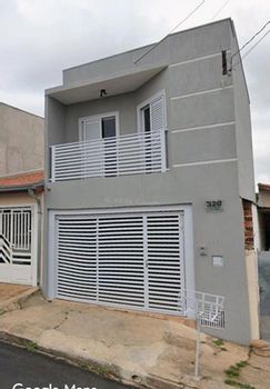 Sobrado com 4 dormitórios, 2 banheiros, 128m² construídos