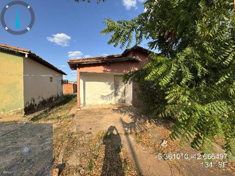 Casa com 2 quartos em Demerval Lobão