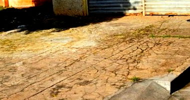 Salão Comercial na Avenida Costa e Silva com 180 m²