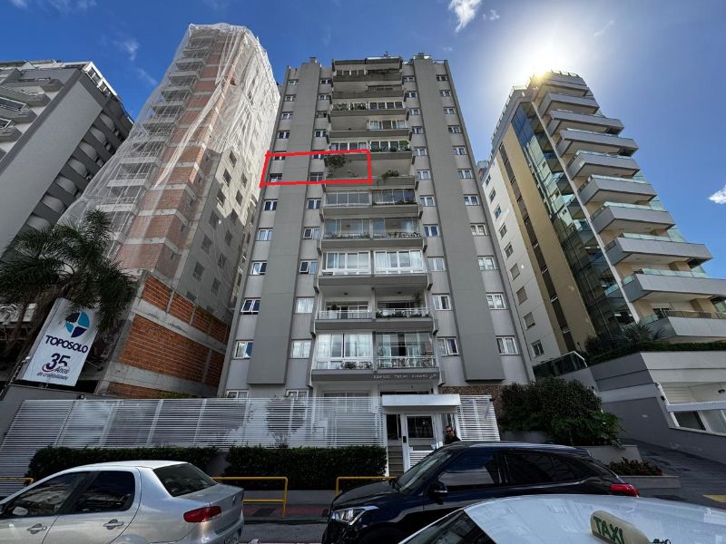 Apartamento com 2 vagas de garagem, 234m²