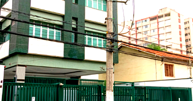 Prédio Comercial em Moema com 1.882 m² e 20 Vagas