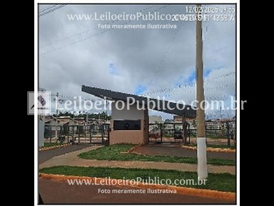 Casa com 2 Quartos e 2 Banheiros em Três Lagoas