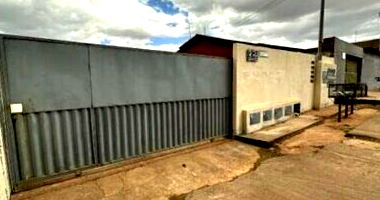 Casa Ocupada em Águas Lindas de Goiás com 218.50m²