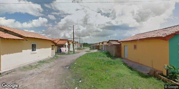 Casa aconchegante com 2 quartos, 69 m² construídos e terreno amplo