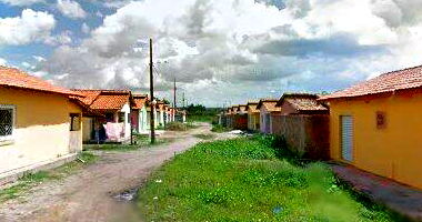 Casa aconchegante com 2 quartos, 69 m² construídos e terreno amplo
