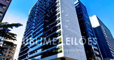 Box comercial com 33m² útil, ideal para investimento