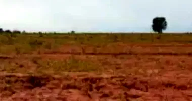 Terreno desocupado com 240m² em Jardim Botânico I, ótimo para investimento