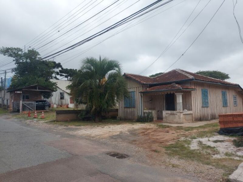 Terreno amplo no Seminário com 1.464,50 m²
