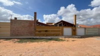Casa Padrão com 3 Quartos e 3 Banheiros, 209m² de Área Construída