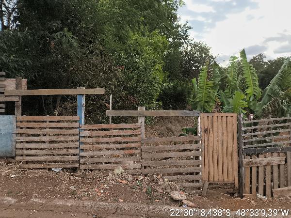 Terreno amplo de 418m² com matrícula regularizada