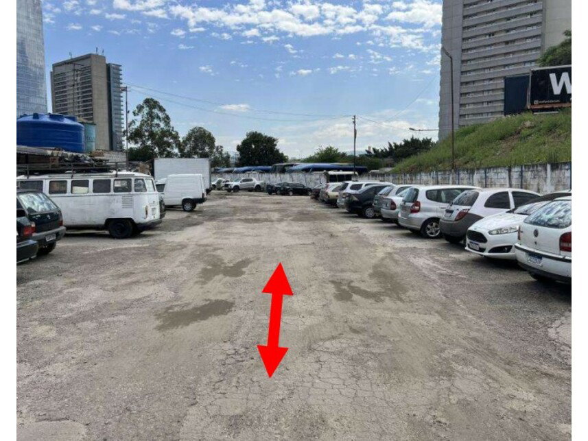 Terreno Amplo em Leilão Judicial - Parque Industrial Tomas Edson