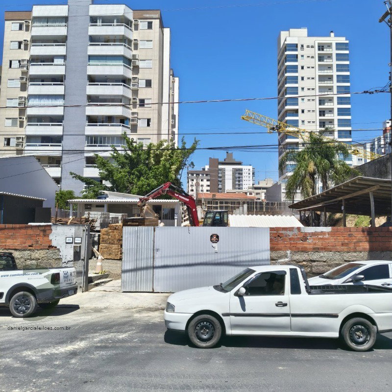 Terreno com 873,04m² em área urbana, ideal para construção