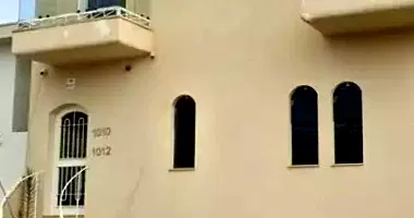 Casa ampla com 530m² construída e terreno de 236m², imóvel ocupado