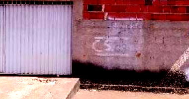 Casa com 2 quartos, varanda, área construída 61,27m², terreno 221,4m²