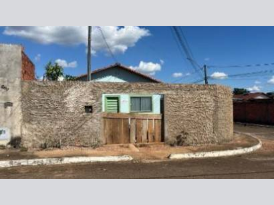 Casa Ocupada em Paraíso do Tocantins com 207,5m² de Terreno