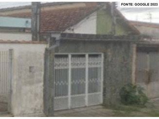 Casa com 102,85m² em terreno de 145m², desocupada