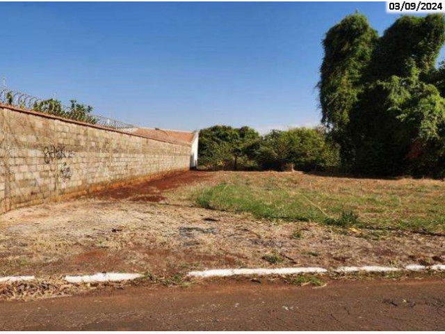 Terreno em Jardim Niagra com 269,95m²
