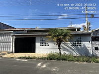 Casa com 2 quartos, 2 banheiros e 2 vagas de garagem
