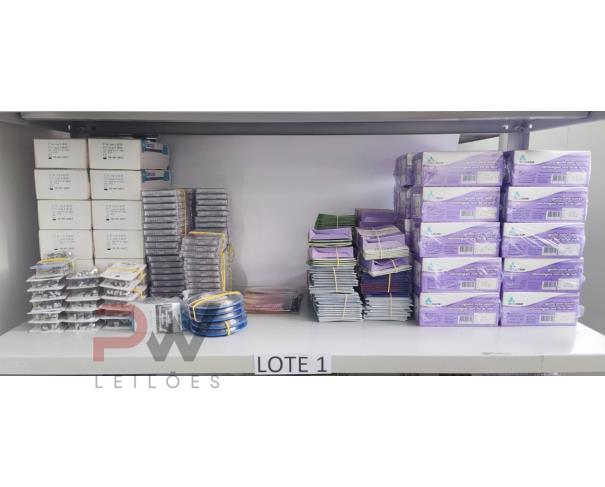 Lote com Material Odontológico em Teófilo Otoni