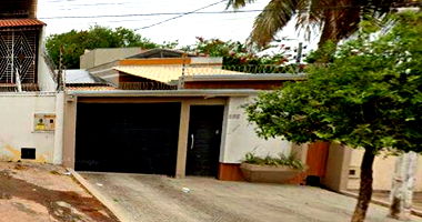 Casa aconchegante com 1 quarto, 1 banheiro e 140m² construídos, ocupada