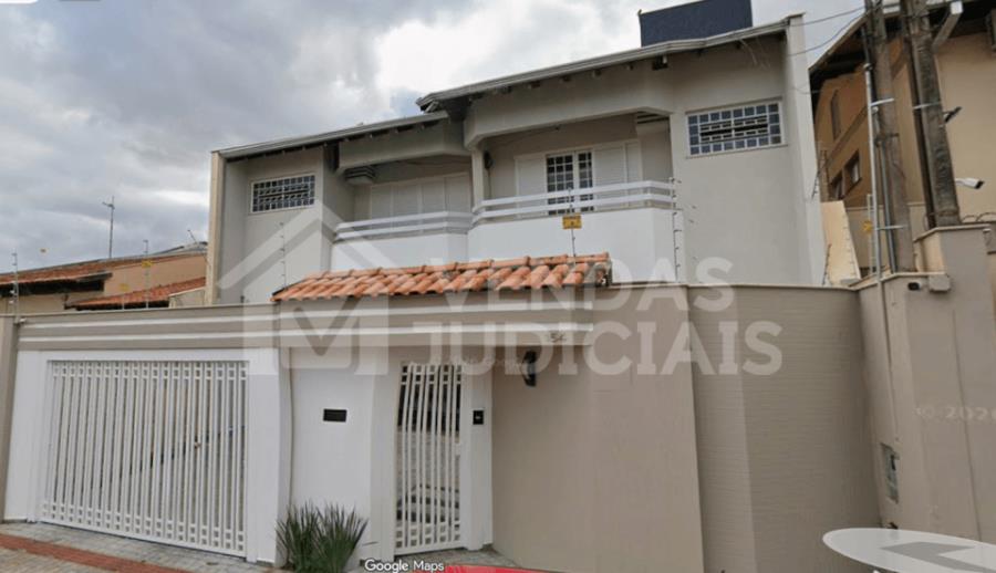 Casa Residencial em Londrina com 298,35m²