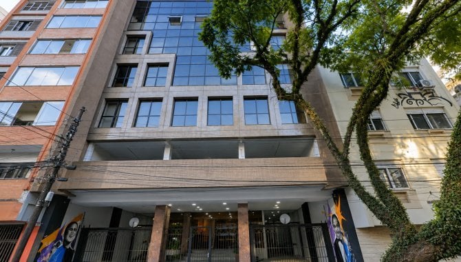 Sala Comercial 64m² + Box 12m² no Edifício Paladium - Porto Alegre