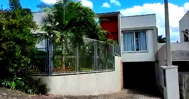 Casa com 362m² construídos, ocupada