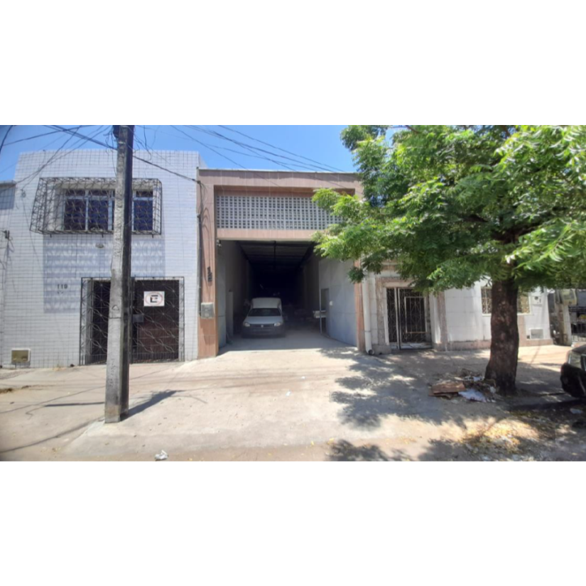 Casa Residencial em Fortaleza com 318m²