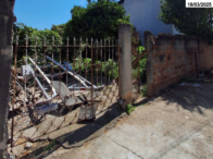 2 Casas Simples em Terreno de 360 m²