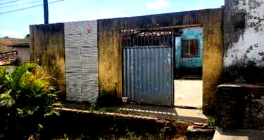 Casa com 2 quartos e 1 banheiro, área total de 48m²